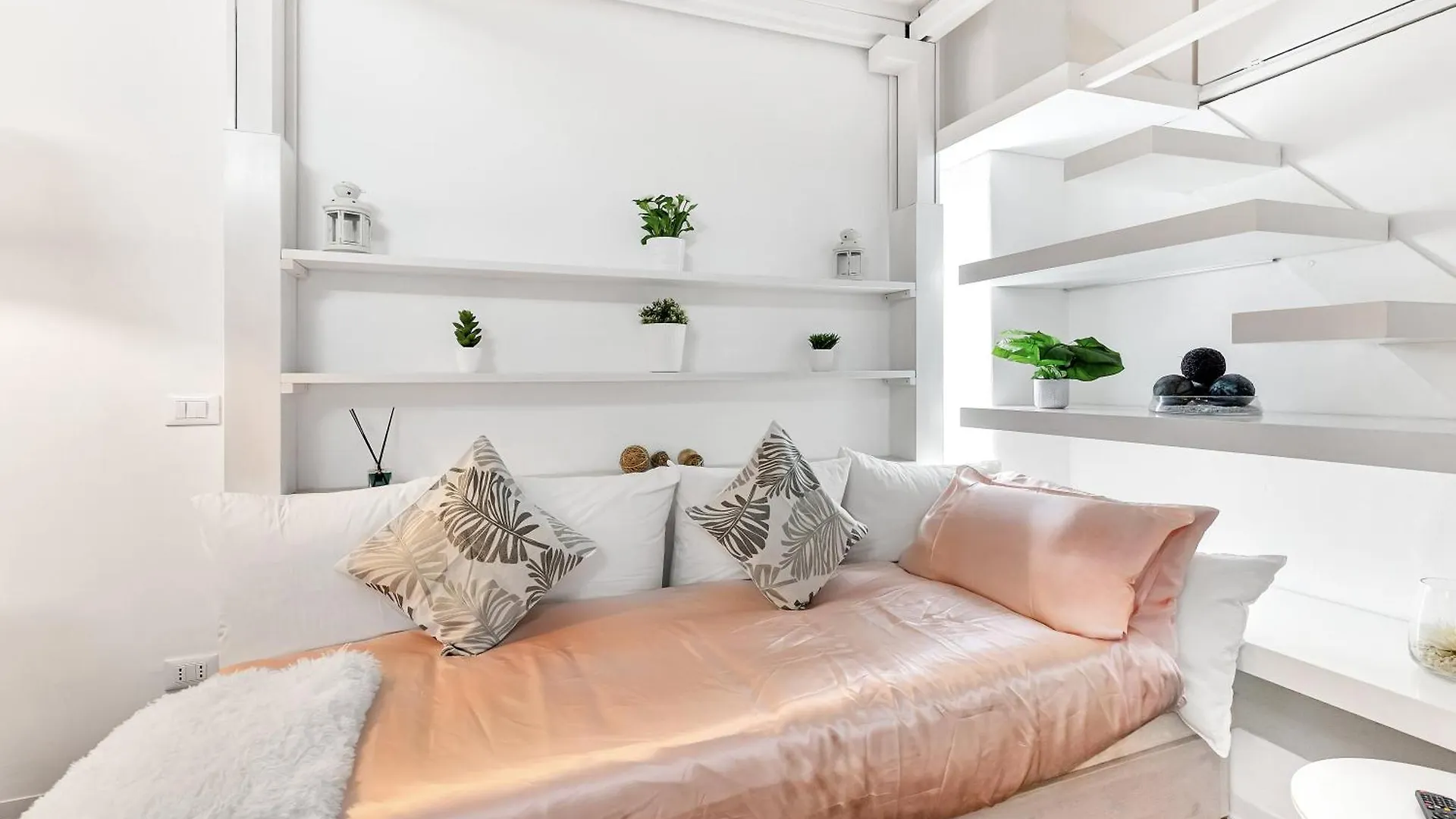 Arco Della Pace-Castello SforzescoExclusive Mini Loft Wifi Netflix Apartment Milan